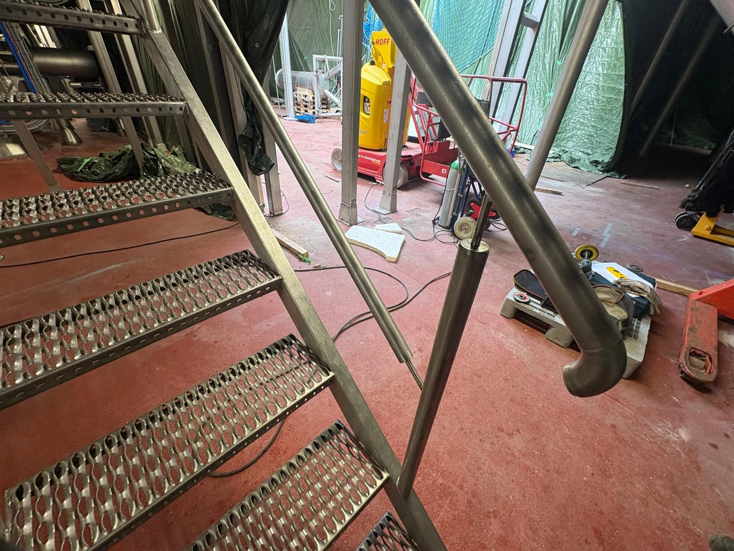 R & P Industrieservice - Leistungen - Schweißen von Edelstahl und Schwarzstahl