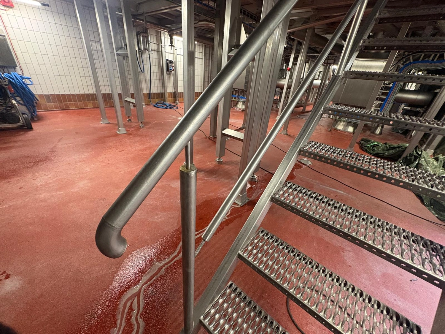 R & P Industrieservice - Leistungen - Schweißen von Edelstahl und Schwarzstahl