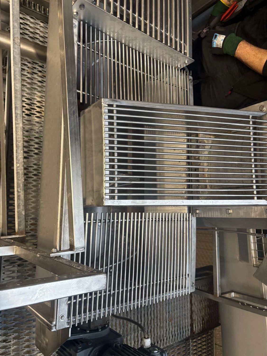 R & P Industrieservice - Leistungen - Schweißen von Edelstahl und Schwarzstahl